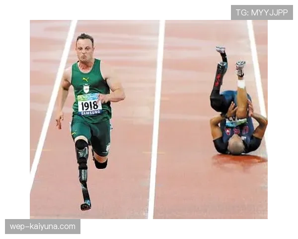 奥斯卡·皮斯托瑞斯穿西装跟金链子的样子，怎么看都不像运动员啊！